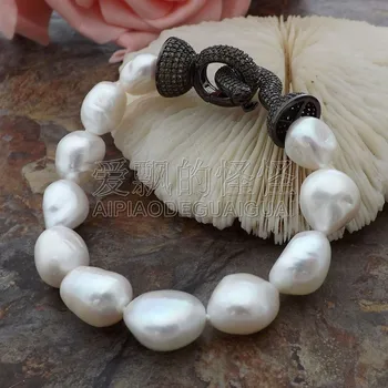 

B060113 8'' White Baroque Pearl Bracelet CZ Clasp