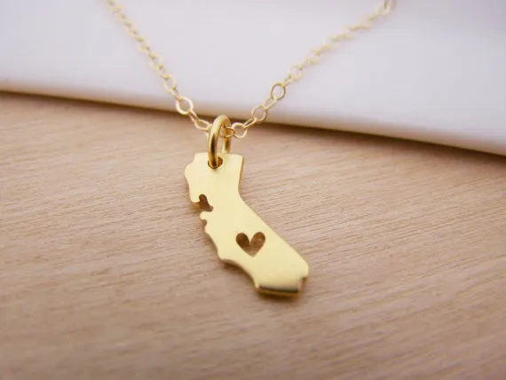 1PCS Outline California Map Necklace With Heart USA CA State I Love 1PCS Outline California Map Necklace With Heart USA CA State I Love