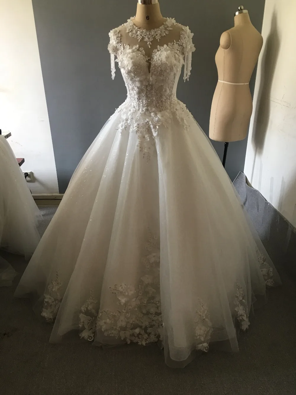 CloverBridal best Продавец list alibaba розничный магазин невесты платье принцессы длиной до пола Розовые листья кристалл кисточки плечи