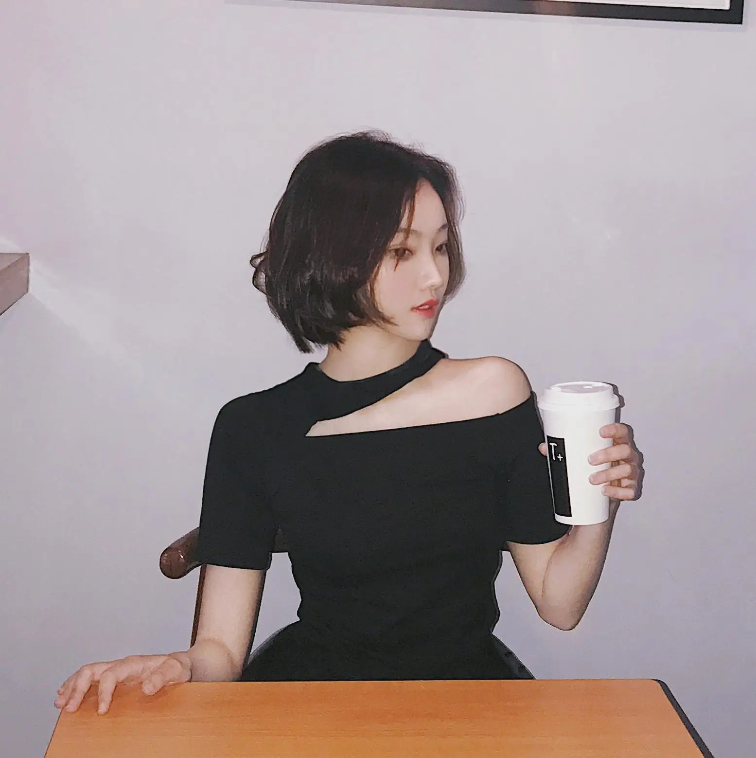 

2018 Summer Girls Fashion Sheath Chic Halter Neck Short Sleeve Chic Crop T shirts Tops Ladies Solid Off Shoulder Tees Shirts