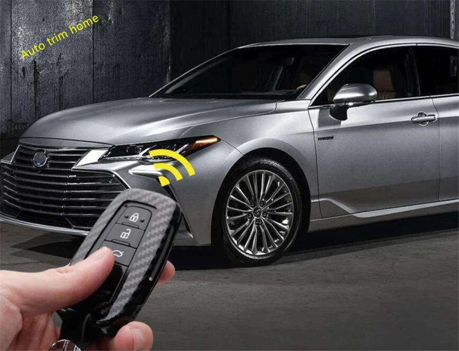 Чехол Обложка для ключей Lapetus с цепочками обшивка подходит Toyota Avalon 2019 2020 2021 / Camry 2018