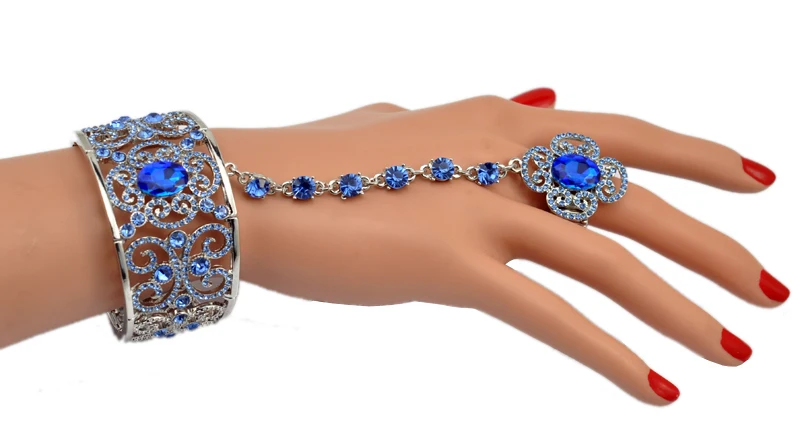 Koop Mode Unieke Stijl Terug Hand Chain Armband Wedding Bridal Accessoires Factory Direct Selling Groothandel