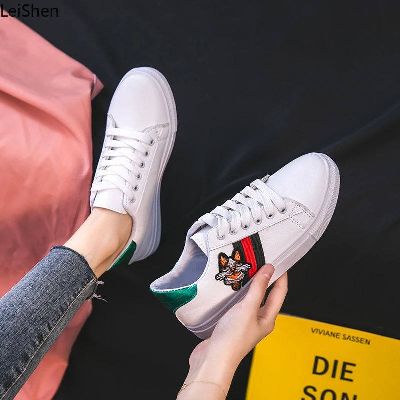 

2019 women's casual GG shoes spring women fashion embroidery bees breathable hollow strap woman sports shoes vulcanized shoes