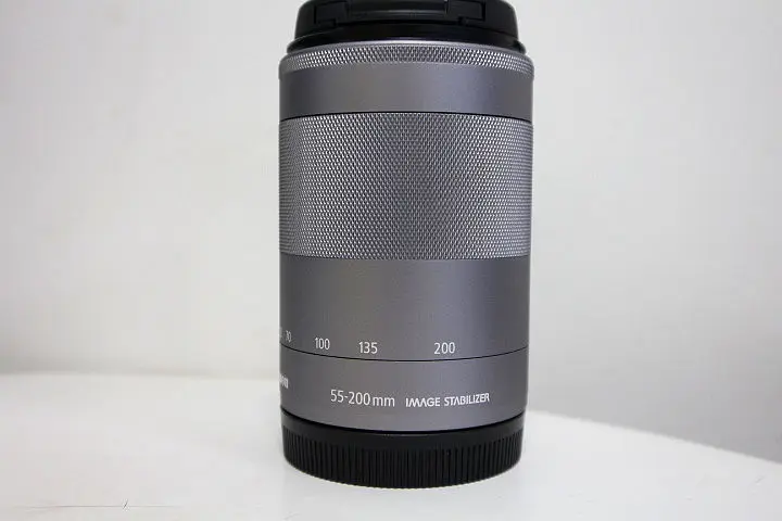 Для Canon EF-M 55-200mm f/4,5-6,3 IS STM подходит небольшой одноножный телеобъектив для камеры EOS M2 M3 M5 M10(без оригинальной упаковки коробки) черный/серебро