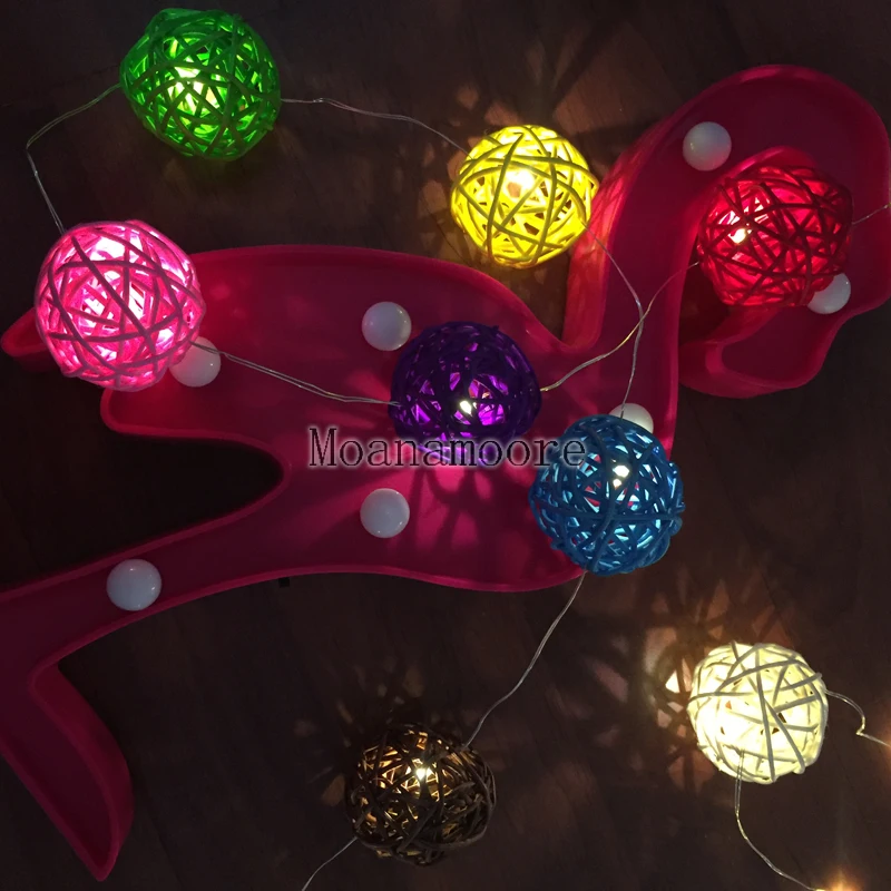 2m Multicolor LED Rattan Ball String Lights 40mm Rattan Ball Battery
