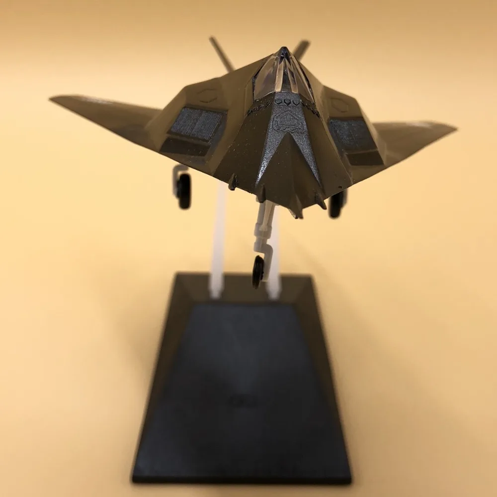 Масштаб 1:72 модель самолета F117 Night Hawk| |