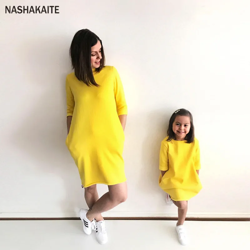 

NASHAKAITE Mother and daughter clothes Autumn Winter Solid Pocket Hoodies Dress Mother daughter dresses matching Family outfits