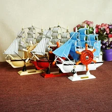 Innovative Woody Sailboat Molded Music Box Decoration Small Music Box Toy with Colored Sails Instrument Toy Gift