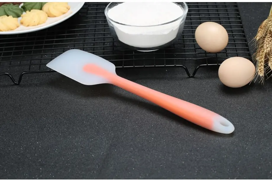 QueenTime Цветной силиконовый крем-шпатель гибкий скребок для масла антипригарные Инструменты для выпечки термостойкая Флиппер кухонная утварь