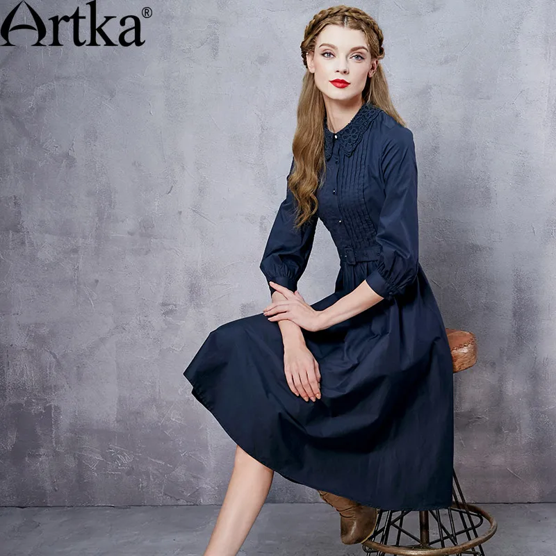 Женское платье с вышивкой ARTKA синее однотонное поясом рукавами на три четверти