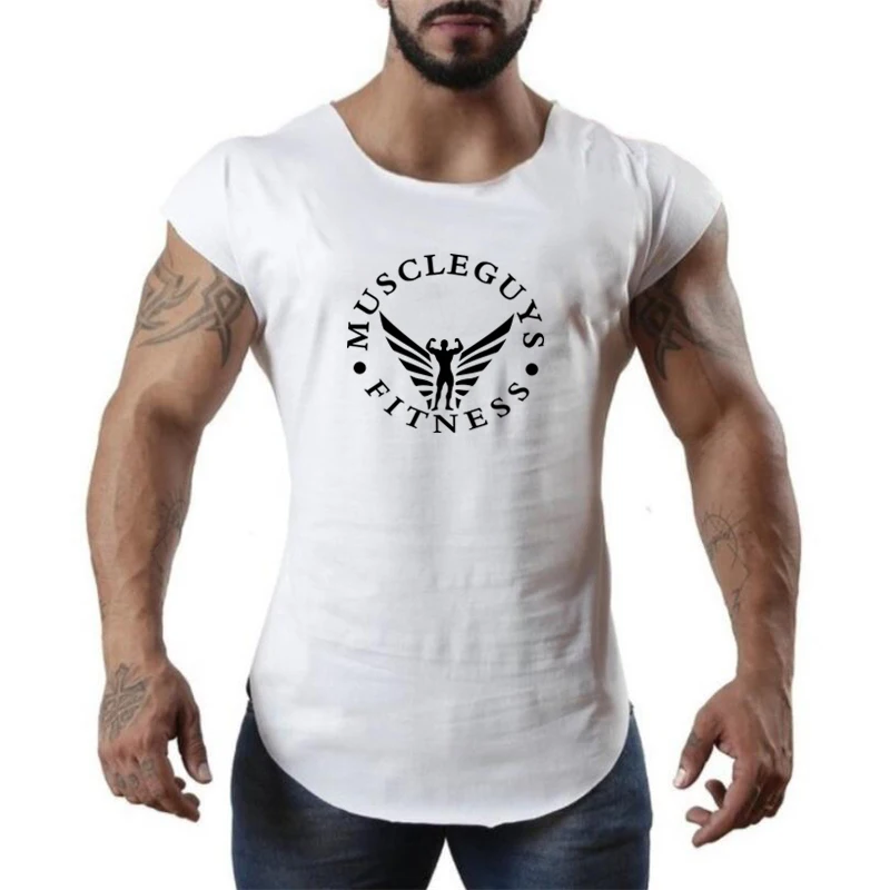 shirts that fit muscular guys