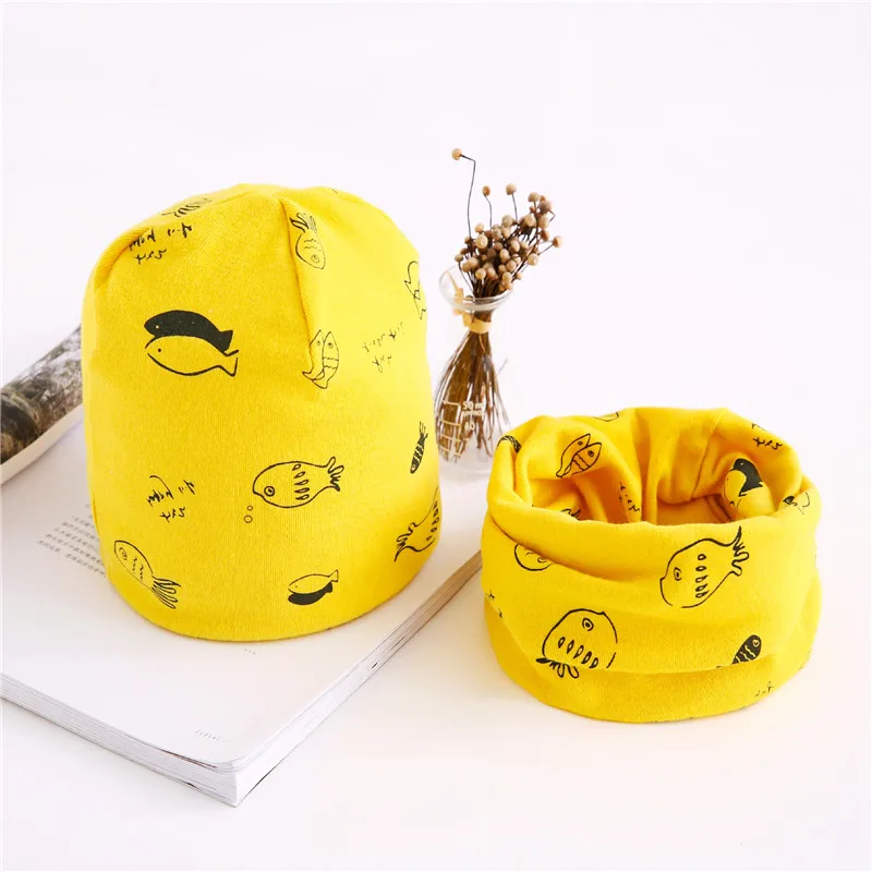 yellow fish Новые Хлопковые плюшевые шапки для девочек с шарфом Фрукты Сова-овца Звезды Львиная шапочка для мальчиков Детская шапка с шарфом и воротником Комплект хлопчатобумажной шапки для детей - Цвет: yellow fish
