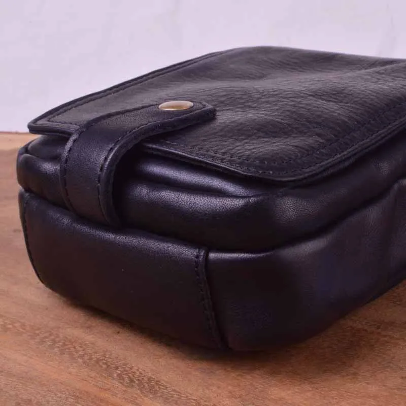 AETOO Casual fashion men's shoulder bags, leather vertical Crazy Horse leather retro business crossbody bag