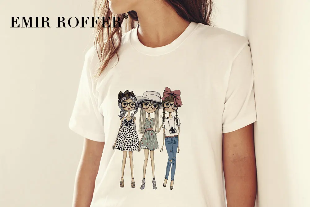 Free Girl T-Shirt Logo Branding Mock-up Psd