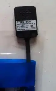 

Switch PFI25-8DP inductive sensor three line PNP often open