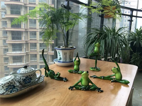 Funny Frog Family Yoga Styles Resin Toys Figures - Customer Showcase 1