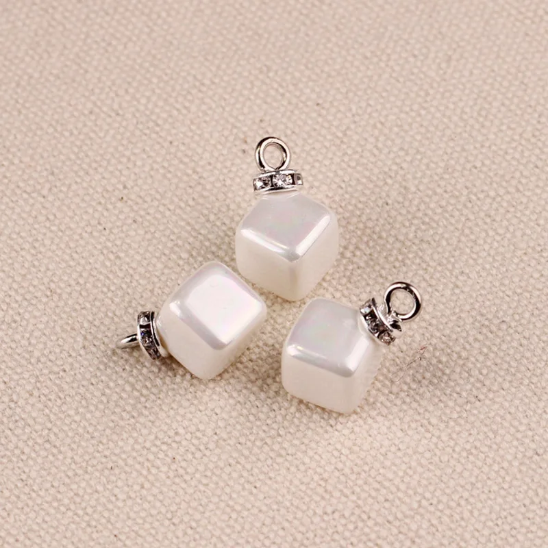 39008