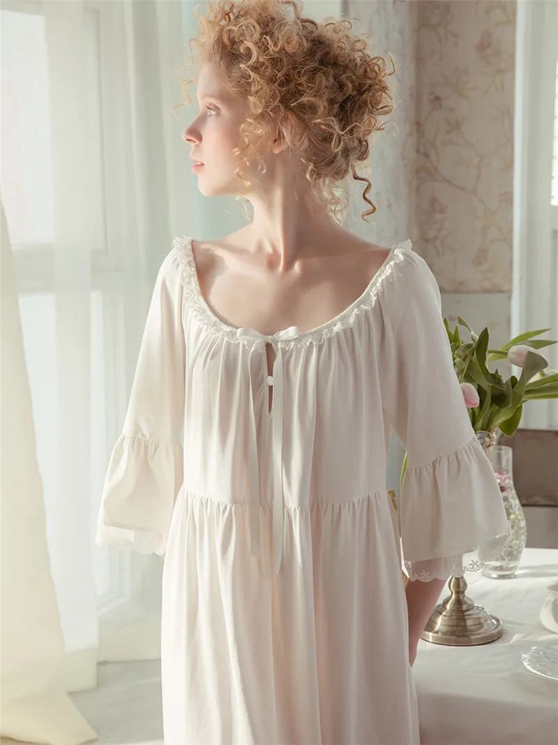 NIGHTGOWN (4)