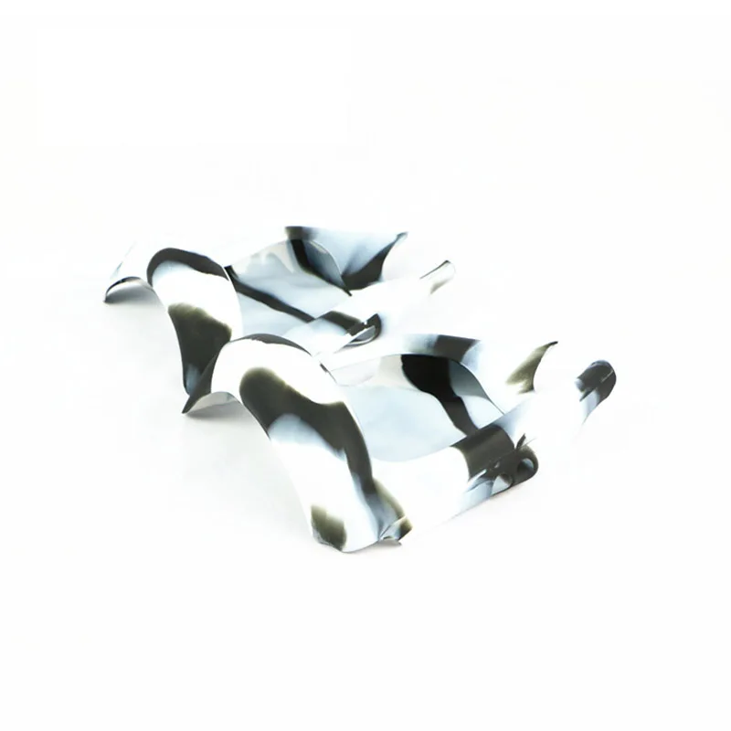 Color07-White and Black
