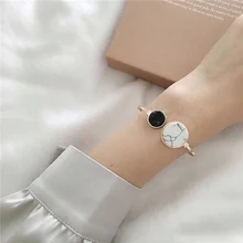 Модные простые классические Асимметричные черные белые треснутые мраморные браслеты с открытой регулировкой для женщин X5508