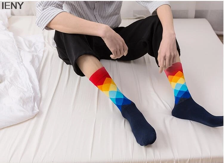 

IENY Hot Happy socks British style gradient color men's socks cotton sports long tube cotton socks