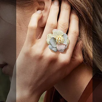 

Newness Fashion Luxury Flower Luxury Rhinestones Wedding Jewelry Ring Women High Quality Party Wedding