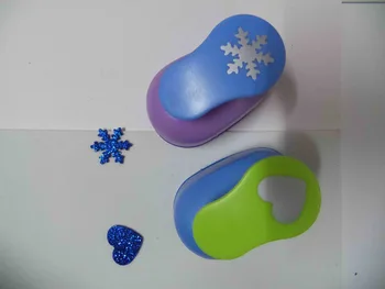 

2pcs 2.5cm snowflake and heart shape craft punch set Punch Craft Scrapbooking school Paper Puncher eva hole punch free shipping