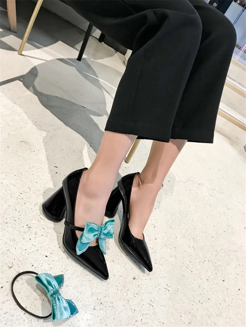 Mcacchi/Новые модные весенние женские туфли-лодочки из лакированной кожи туфли для вечеринок на очень высоком каблуке с острым носком без застежки с милым бантом женская обувь