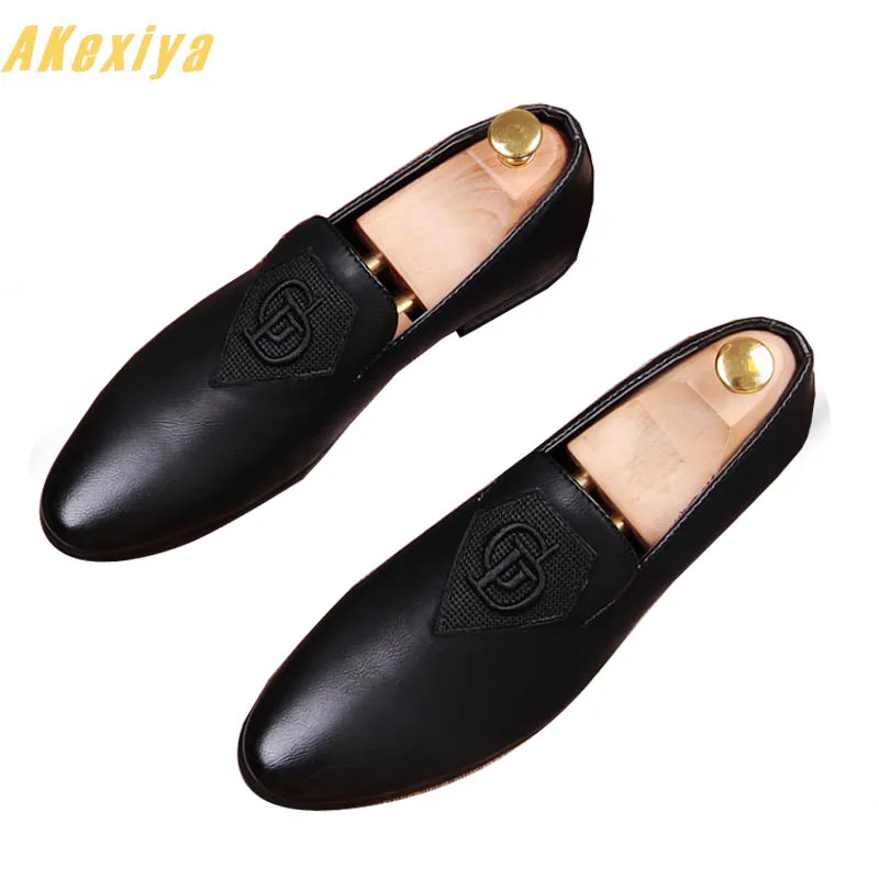 

New British Embroidery text Men pointed Oxfords shoes Mlae Wedding Dress Homecoming Prom shoe Sapato Social Masculino