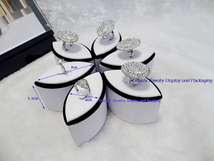 Продвижение ювелирных изделий дисплей комплект белый и черный двойное кольцо держатель Витрина для обручальных колец Show Case цветок кольцо