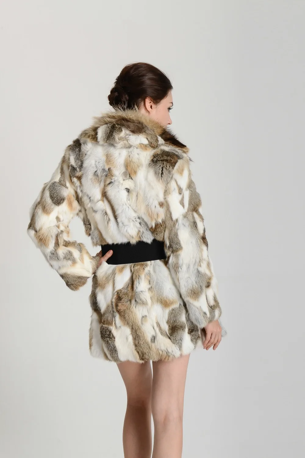 Качественное пальто из кроличьего меха с мехом енота/Модная женская одежда из натурального меха кролика F096