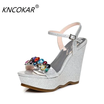 

In 2017, the new style women's shoes will be made up of a waterproof platform with high heel and pair sandals Sandals Women