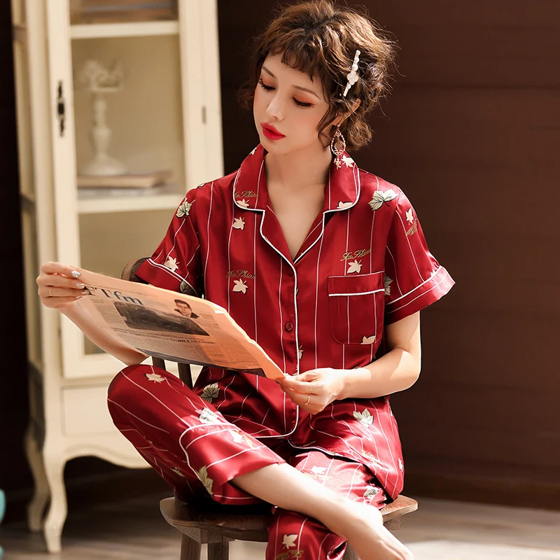 

Spring Women Pajamas Suit Silk Sleepwear Satin Pajamas Set Maple Leaf Print Woman Pajamas Short Sleeve Long Pants Silk Nightwear
