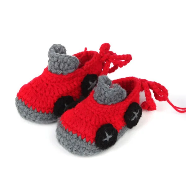Обувь для маленьких мальчиков с мультяшным автомобилем; вязаные ботиночки ручной работы; детские мокасины на мягкой подошве; 10 см - Цвет: Red