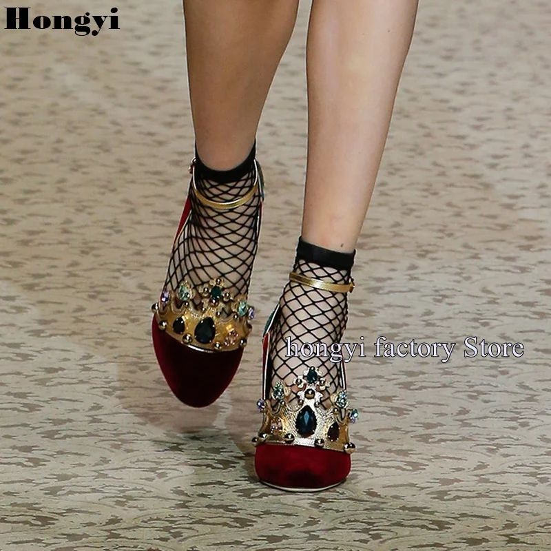 Luxury Jewel Red Suede Leather Vintage Design Crystal Block Heeled Ankle Wrap Women Sandals With Rivet pumps цена Luxury Jewel Red Suede Leather Vintage Design Crystal Block Heeled Ankle Wrap Women Sandals With Rivet pumps цены онлайн