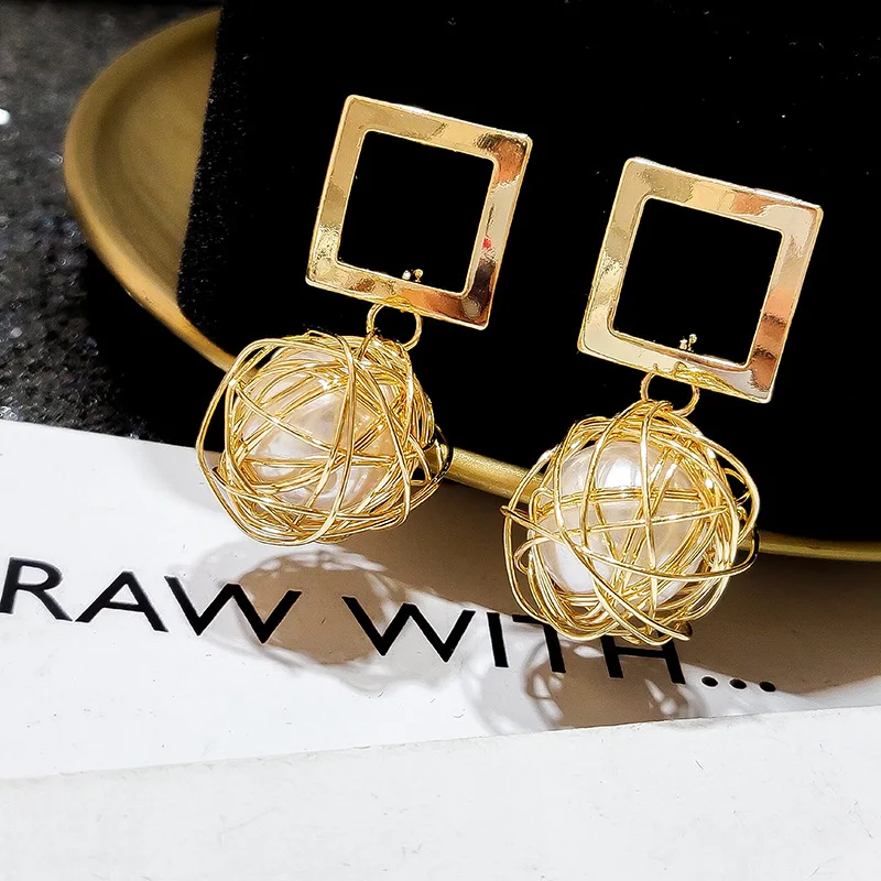 

Luxury Imitation Pearl Earrings for Women Gold Color Metallic Line Ball Earring Square Statement Brincos Fashion Party Jewelry