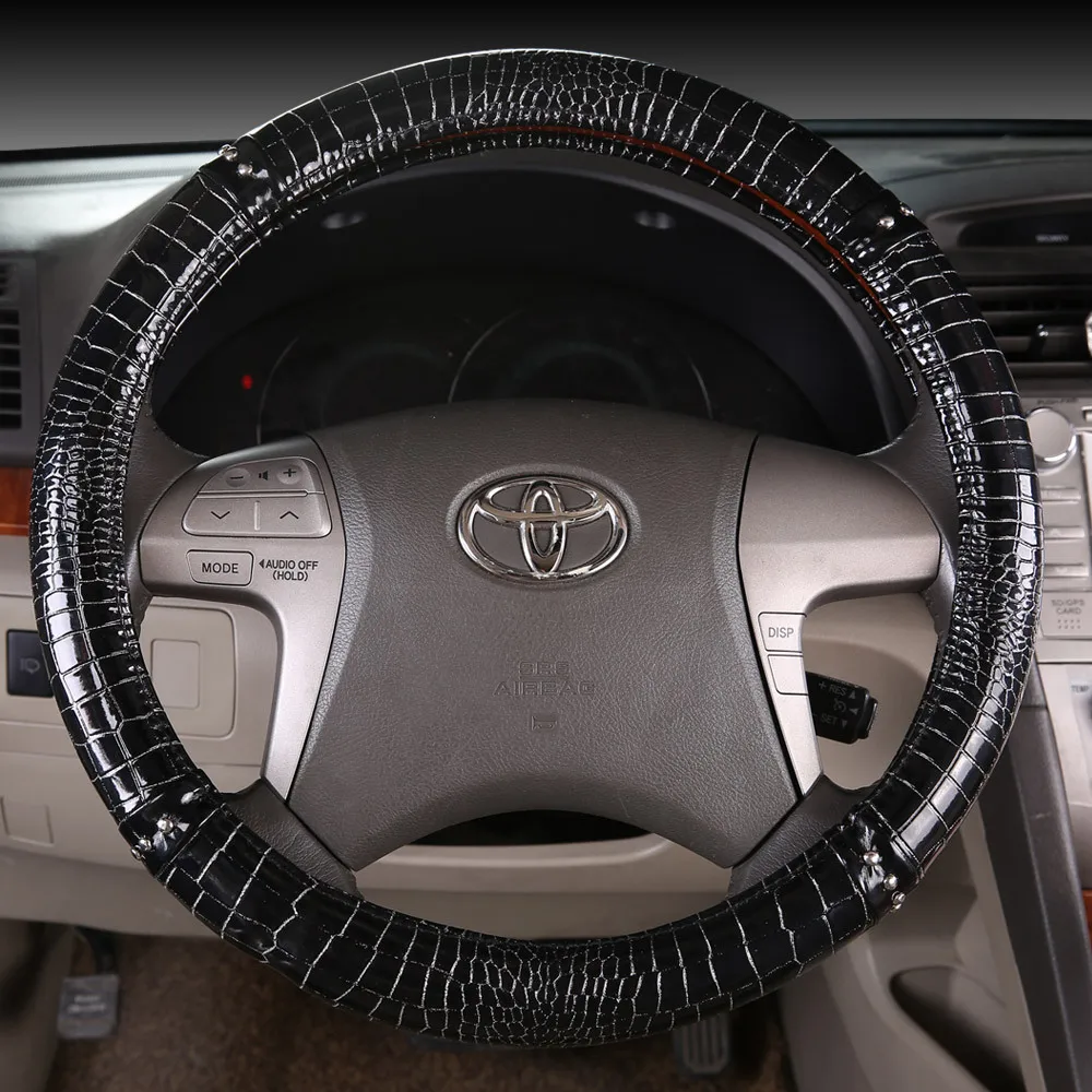 

KKYSYELVA Crocodile leather rivet steering wheel cover New explosion microfiber to cover car interior accessories