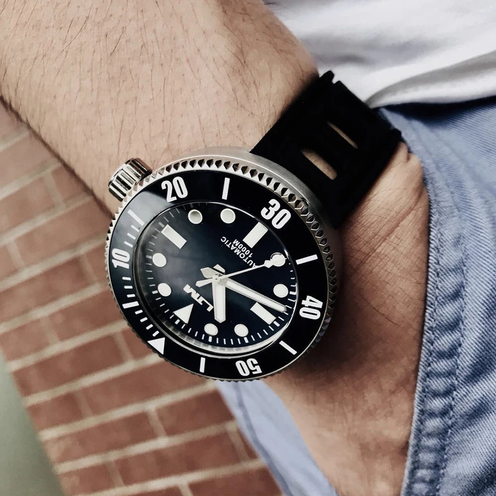 1000m watch