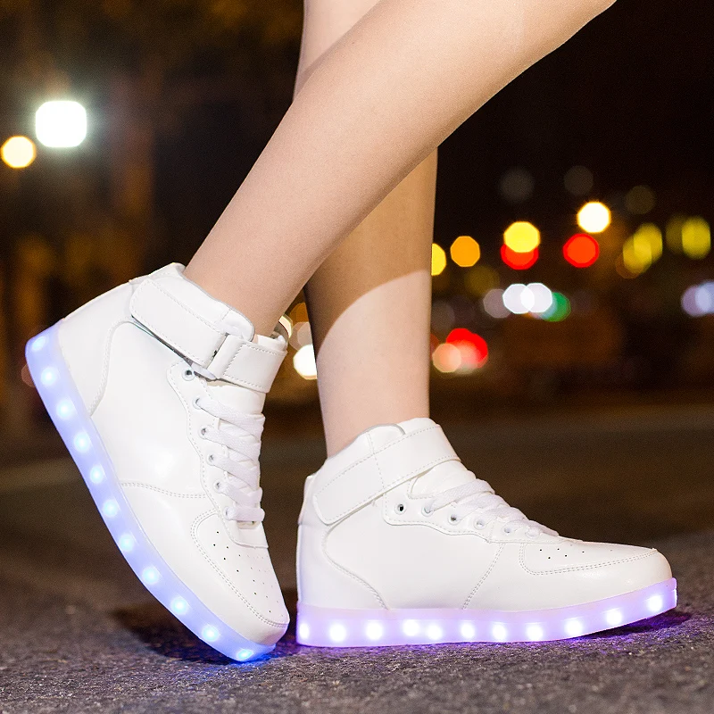 

Classical Led Shoes for kids and adults USB chargering Light Up Sneakers for boys girls men women Glowing Fashion Party Shoes