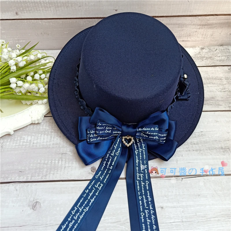 Одежда Лолиты шляпа, Прекрасный имитация шерстяной берет Плоский Вдоль шляпы бантом украшения Англии - Цвет: Purple blue
