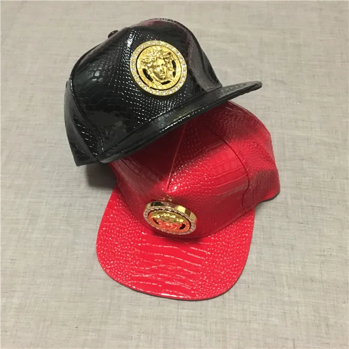 Prix pour Hommes Casual Marque Méduse Design En Métal Logo Noir PU En Cuir Snapback Casquette de baseball Prix pour Hommes Casual Marque Méduse Design En Métal Logo Noir PU En Cuir Snapback Casquette de baseball