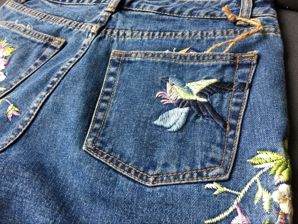 2017 Europe and the United States women\'s three-dimensional 3D heavy craft bird flowers before and after embroidery high waist Slim straight jeans large code system 46 yards (35)