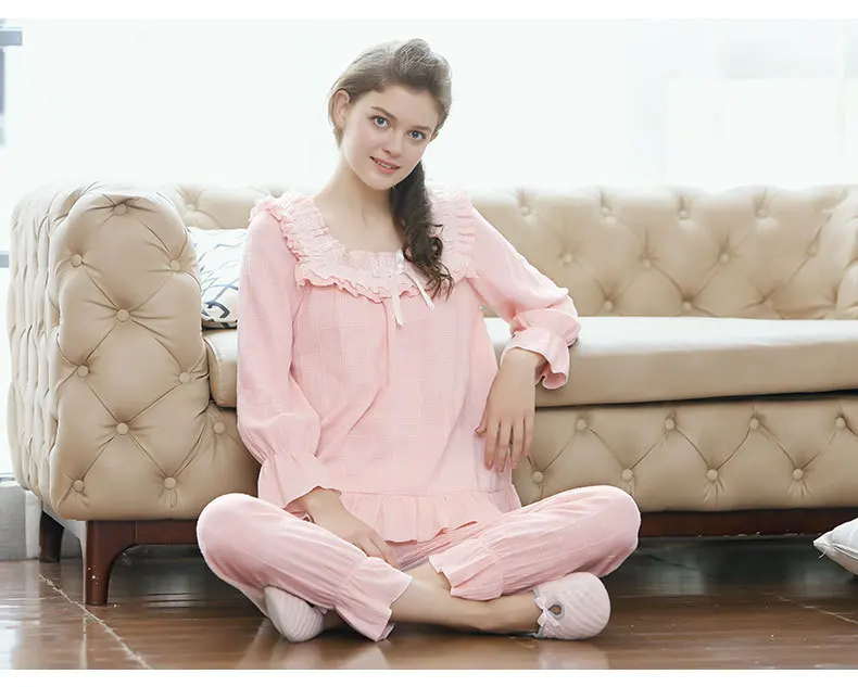 4470927943_824352407