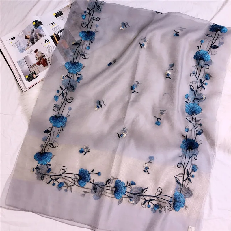 Осень Femme шелк шелковый шарф шарфы Для женщин Полный цветочные цветочной вышивкой длинные мягкие Обёрточная бумага шарф Дамская шаль вуаль 90*185 см