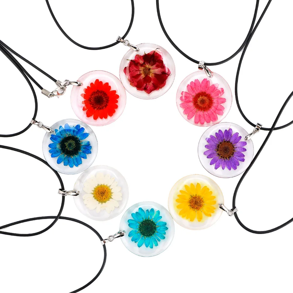 

Fashion Simple Sweet Handmade Real Dry Flower Resin Pendant Transparent Slide Women Jewelry Alloy Pendants