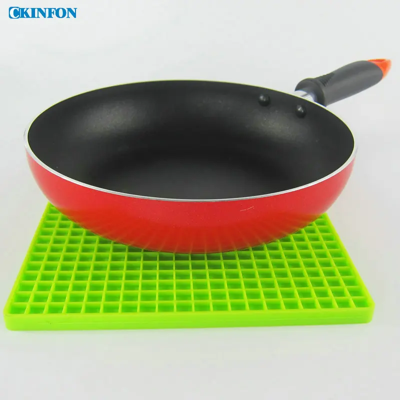 

DHL/Fedex 200PCS 17.5*17.5*0.8cm Thickened Squares Cellular Silicone Mat Non-slip Mat Insulation Pad A-03