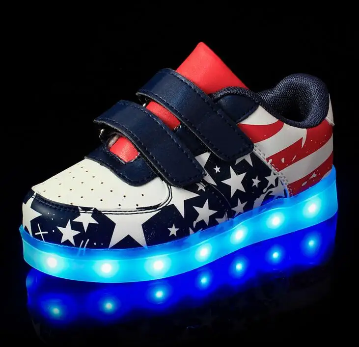 Strongshen USB зарядка модная разноцветная светящаяся Студенческая обувь мальчик призрак шаг огни Светодиодный светящиеся спортивные сандалии для девочек - Цвет: Синий