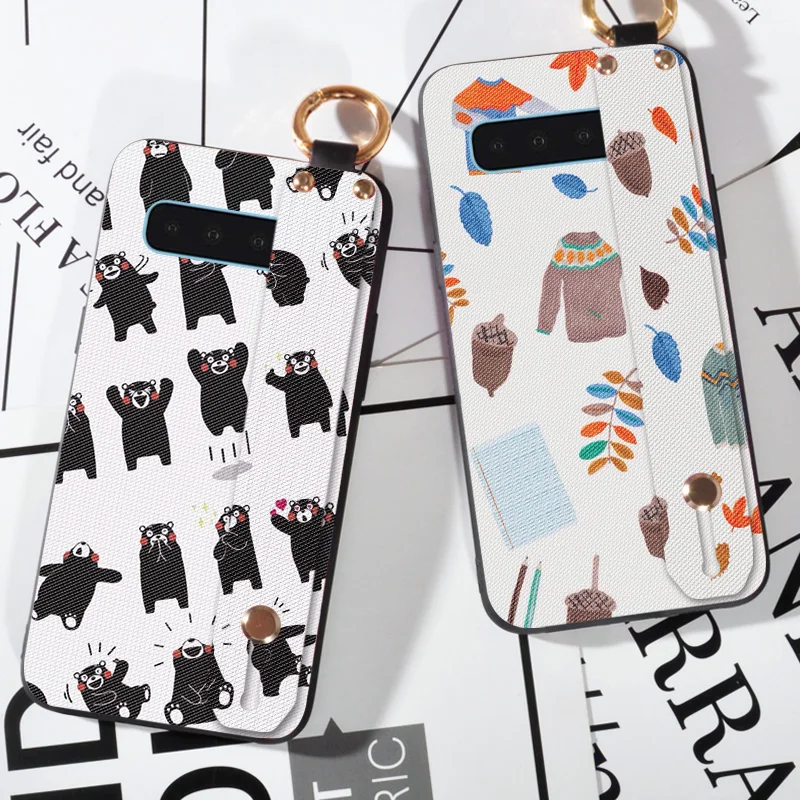 

Soft Silicone Wristband Cover For Samsung Galaxy S8 S9 S10 Plus Cute Bear Skin Strap Case For Samsung Galaxy S10 Lite S10E