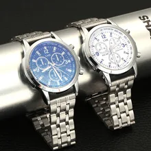 2017 Nouveau Mode Hommes montres top marque De Luxe Trois cadran de Travail Étanche En Alliage hommes D’affaires montres à quartz-montre mâle QW084