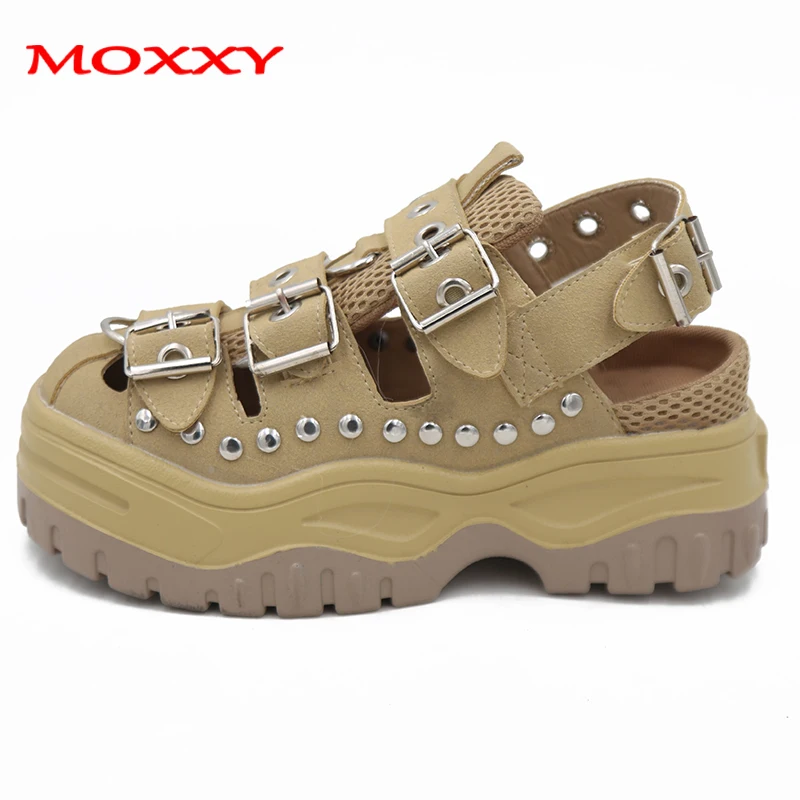 

2019 New Gothic Punk Black Sandals Women Shoes Leather Closed Toe Sandals Chunky Heel Flat Platform Sandals Hollow Creepers
